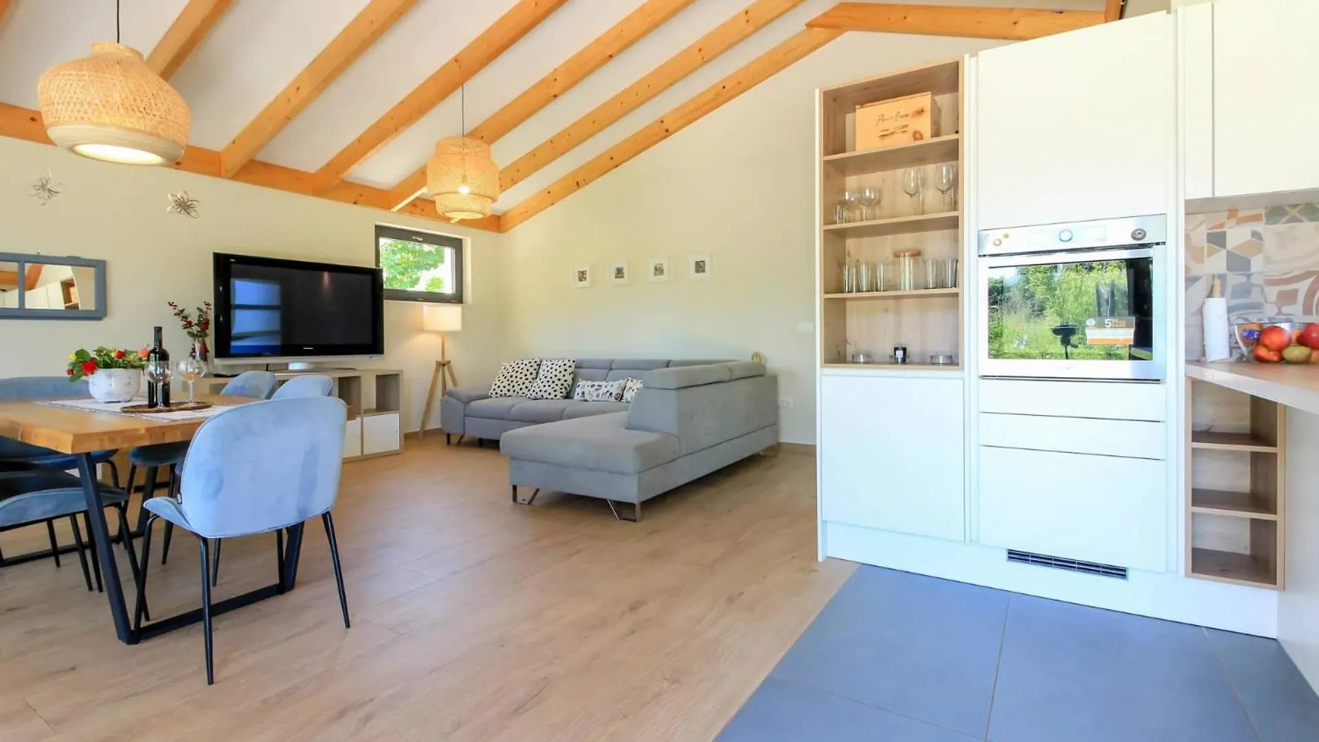 Beautiful Villa Regina With Private Pool Near The Sea By Wiibuk Sisan