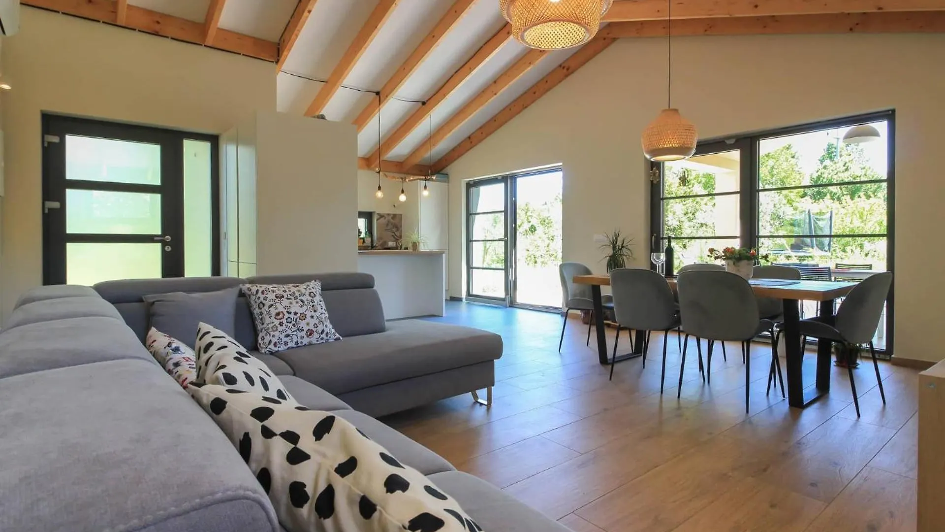 Beautiful Villa Regina With Private Pool Near The Sea By Wiibuk Sisan 0*,  Croatia