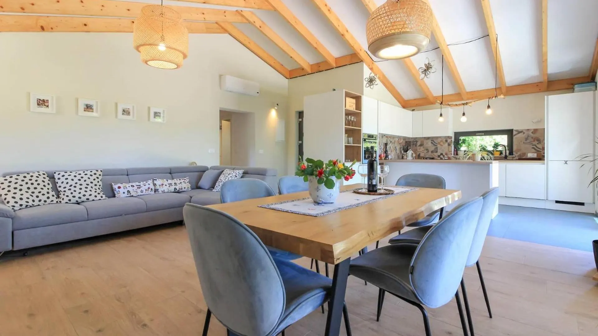 Beautiful Villa Regina With Private Pool Near The Sea By Wiibuk Sisan Croatia