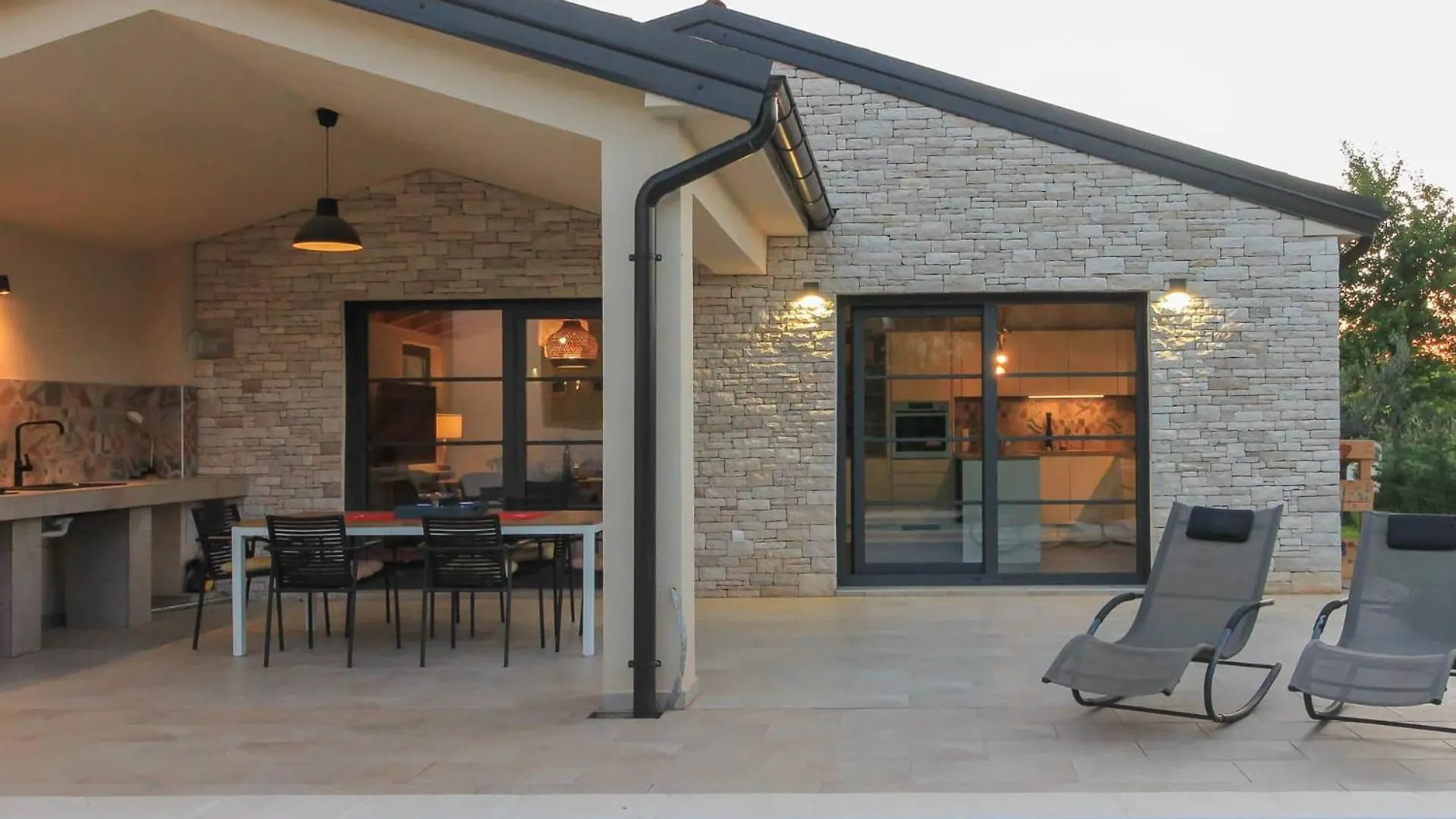 Beautiful Villa Regina With Private Pool Near The Sea By Wiibuk Sisan