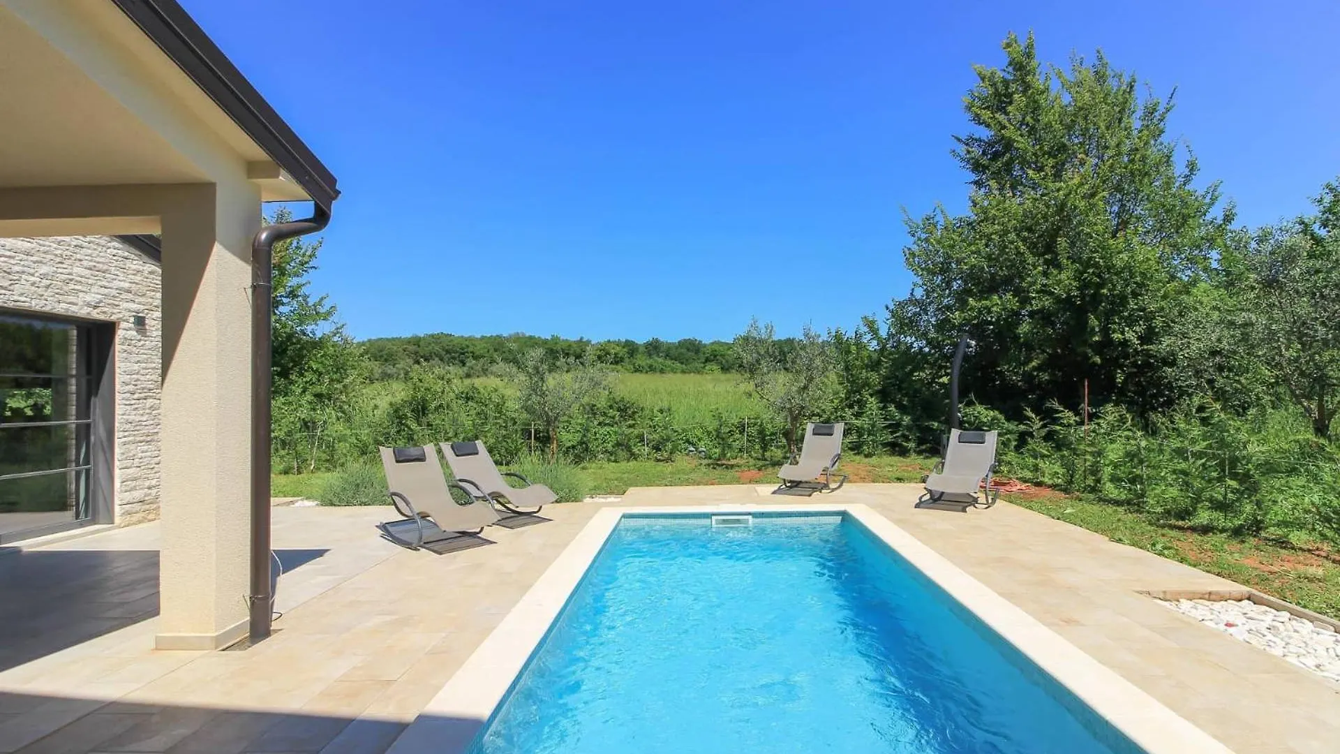 Beautiful Villa Regina With Private Pool Near The Sea By Wiibuk Sisan