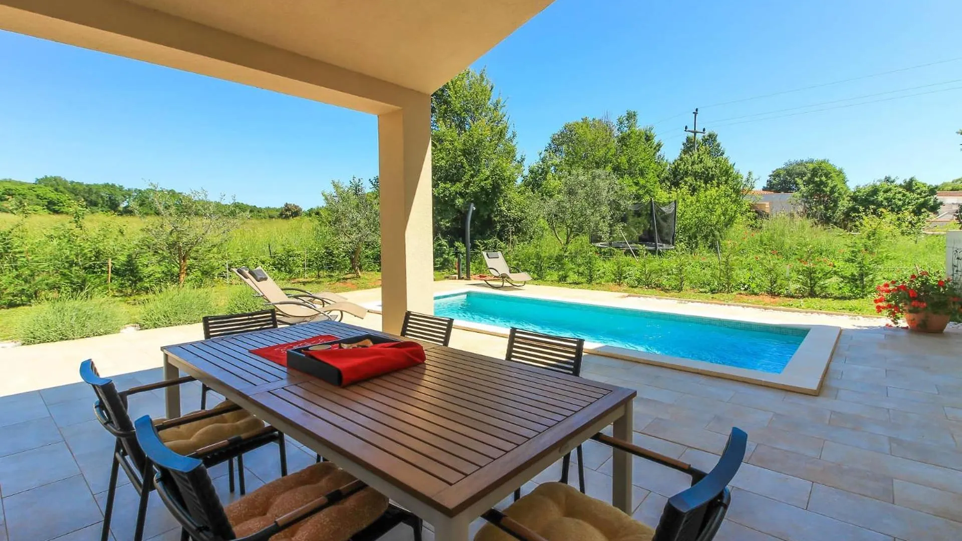 Beautiful Villa Regina With Private Pool Near The Sea By Wiibuk Sisan