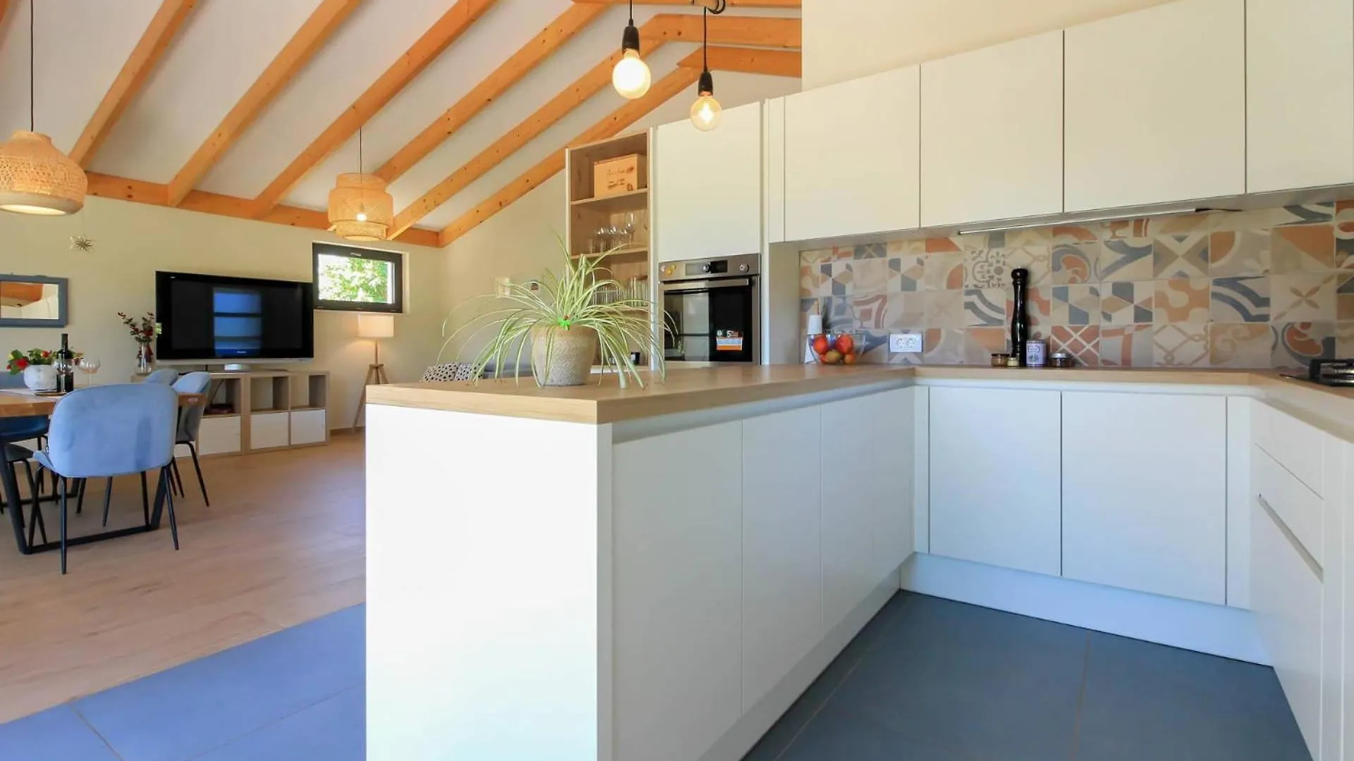 Beautiful Villa Regina With Private Pool Near The Sea By Wiibuk Sisan 0*,